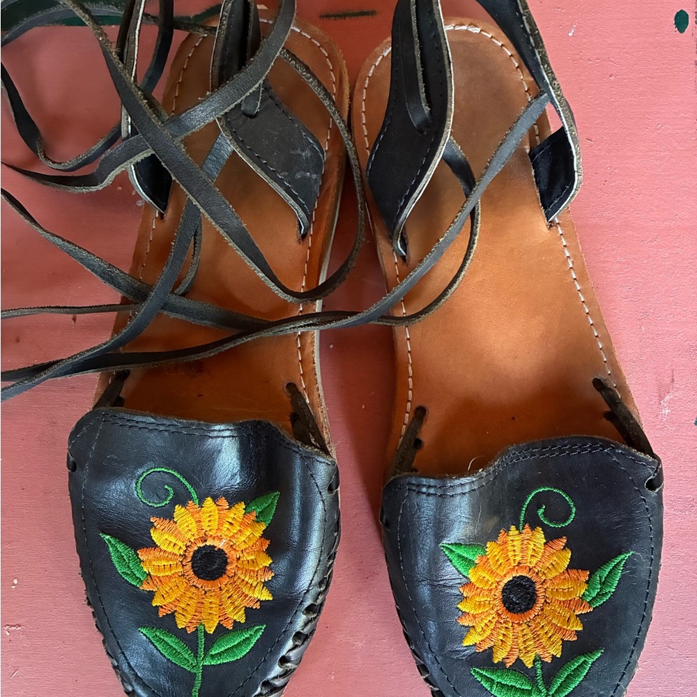 Vintave Mexican Black Sunflower Embroidered Sandals